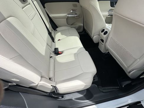 Certified 2025 Mercedes-Benz GLB 250 image 17