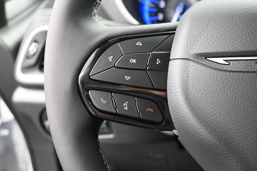 New 2027 Chrysler Pacifica Limited w/ Family Tech Group FWD image 29
