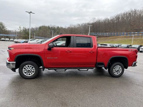 Used 2024 Chevrolet Silverado 2500 LT w/ Convenience Package image 9