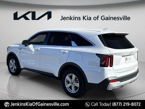 New 2026 Kia Sorento LX image 8