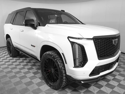 Used 2026 Cadillac Escalade V w/ LPO, ONYX Package AWD/4WD image 3