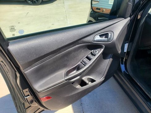 Used 2018 Ford Focus SE image 15
