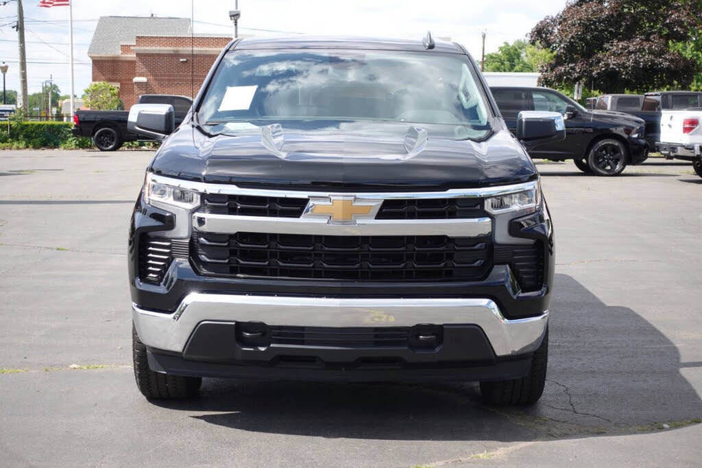 Used 2024 Chevrolet Silverado 1500 LT AWD/4WD image 6