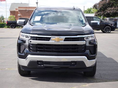 Used 2024 Chevrolet Silverado 1500 LT AWD/4WD image 6