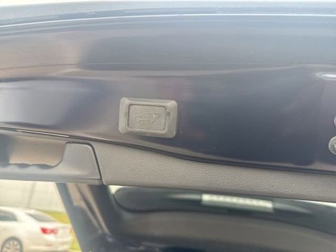 Used 2024 Toyota RAV4 XLE w/ Convenience Package FWD image 9