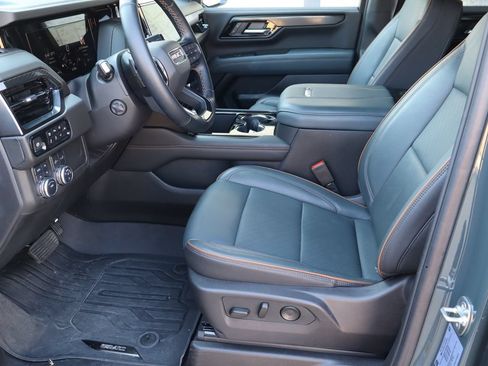 Used 2025 GMC Yukon XL AT4 AWD/4WD image 17