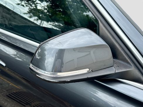 Used 2018 BMW 330i xDrive Sedan w/ Premium Package image 8