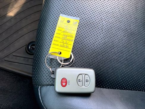 Used 2016 Toyota 4Runner Limited image 14