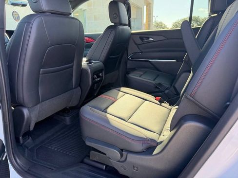 Used 2024 Chevrolet Traverse RS AWD/4WD image 9