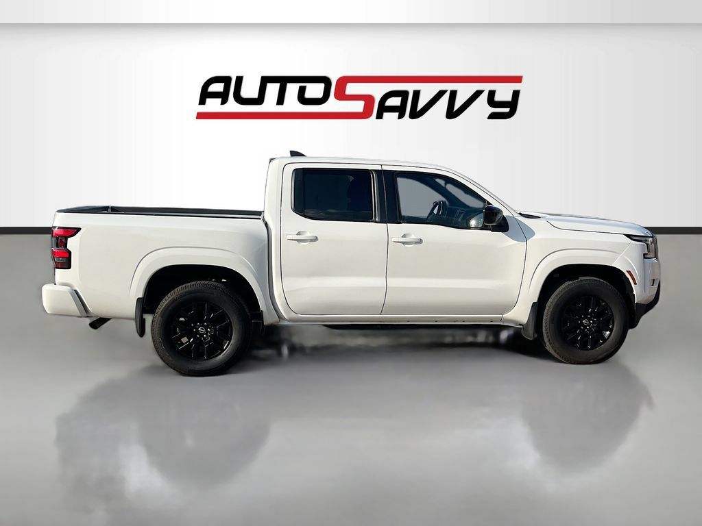 Used 2023 Nissan Frontier SV w/ Midnight Edition Package AWD/4WD image 8