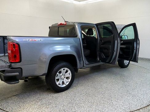 Used 2022 Chevrolet Colorado LT w/ LT Convenience Package AWD/4WD image 12