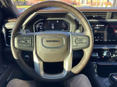 Used 2023 GMC Sierra 1500 Denali AWD/4WD image 15