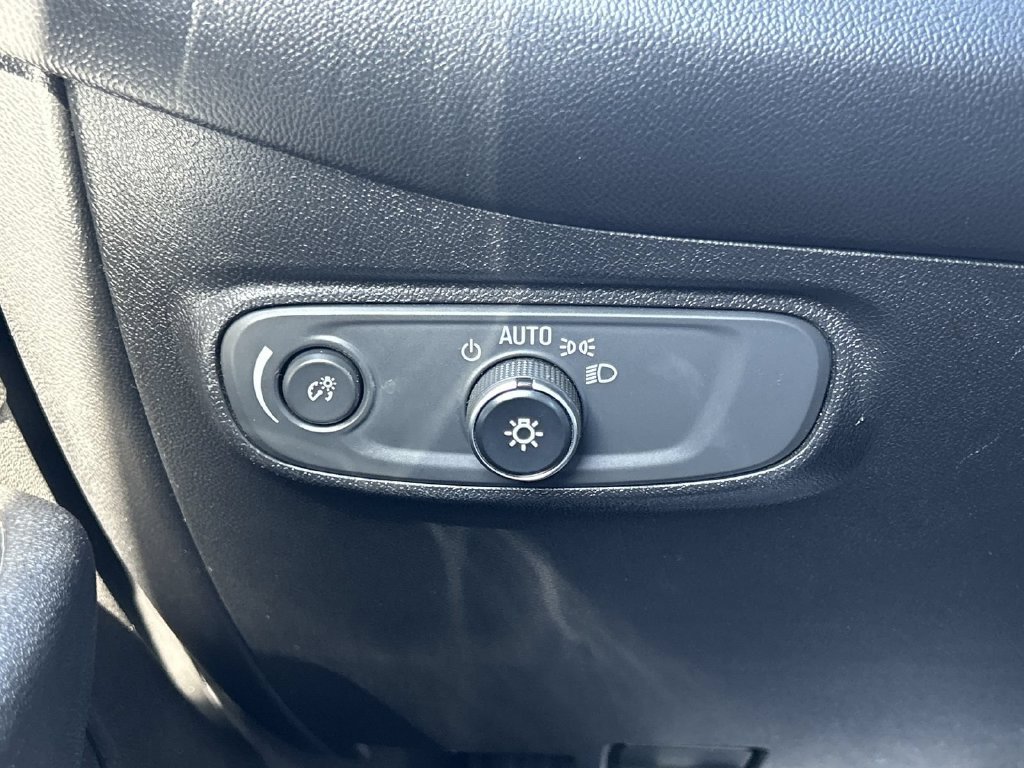 Certified 2018 Chevrolet Equinox LS FWD image 21