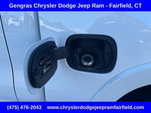 Used 2025 RAM 1500 Big Horn AWD/4WD image 29