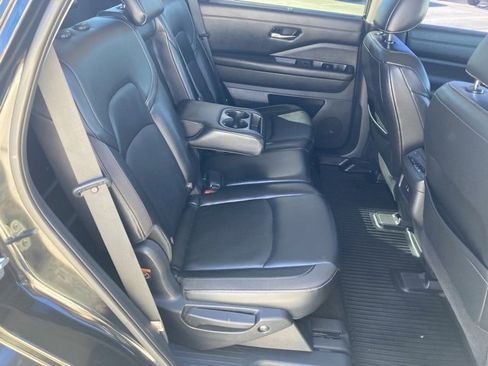 Used 2022 Nissan Pathfinder SL image 38