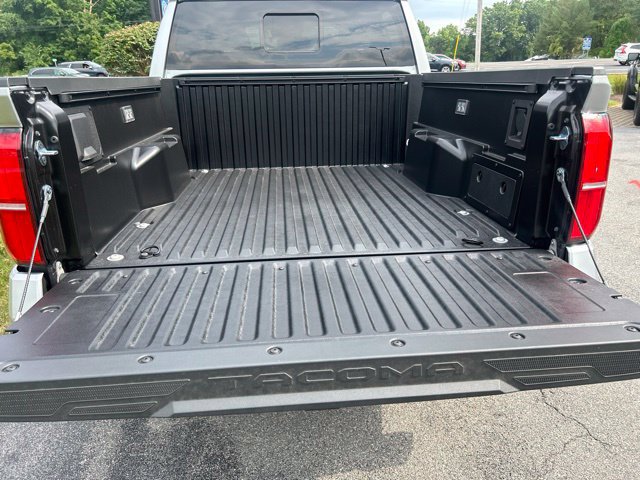 New 2026 Toyota Tacoma TRD Sport w/ TRD Sport Upgrade Package AWD/4WD image 12