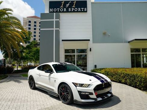 Used 2020 Ford Mustang Shelby GT500 w/ Technology Package RWD image 1