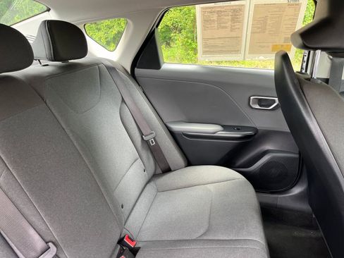 Used 2025 Kia K4 FWD image 36