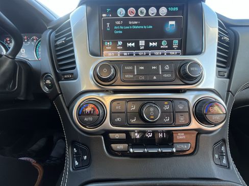 Used 2020 Chevrolet Suburban Premier w/ Premier Plus Edition image 11