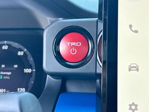 Used 2025 Toyota Tacoma TRD Off-Road AWD/4WD image 25