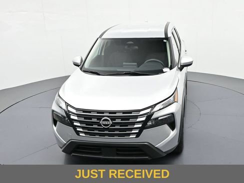 Used 2024 Nissan Rogue SV FWD image 15