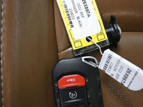 Used 2022 Jeep Wrangler Unlimited Sahara w/ Cold Weather Group image 22