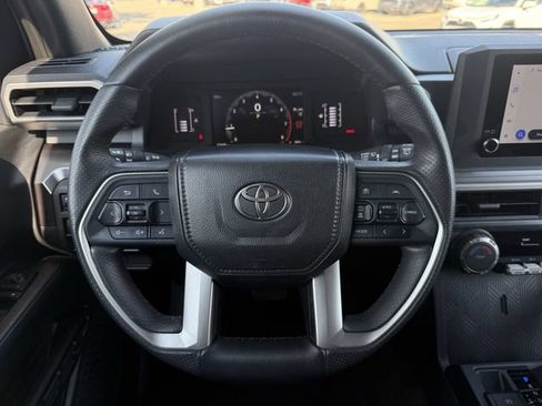 Used 2026 Toyota 4Runner SR5 AWD/4WD image 12