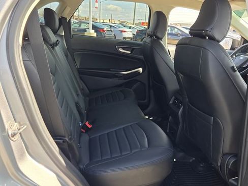 Used 2024 Ford Edge SE image 15