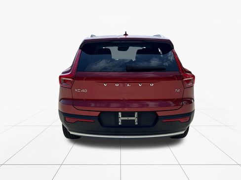 Used 2019 Volvo XC40 T4 Momentum FWD image 7