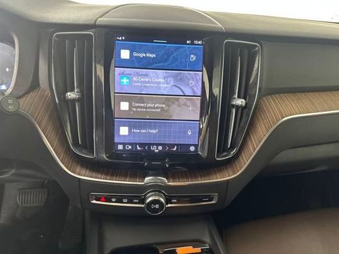 Used 2022 Volvo XC60 B5 Momentum image 20