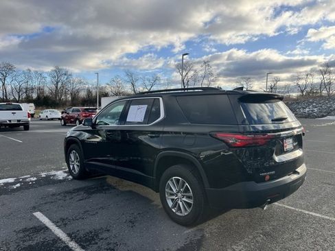 Used 2022 Chevrolet Traverse LT image 5