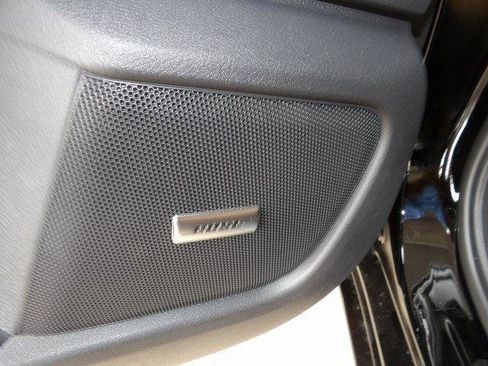 Used 2025 Nissan Sentra SV w/ SV Premium Package image 19