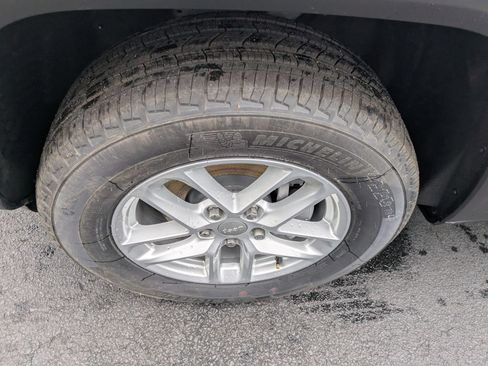 New 2026 Jeep Grand Cherokee Laredo X image 9