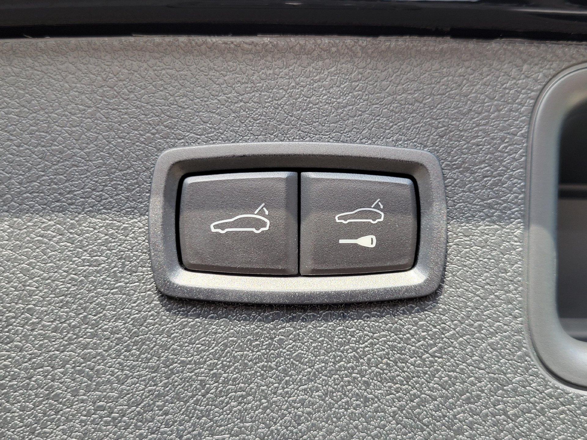Used 2026 Porsche Macan AWD/4WD image 32