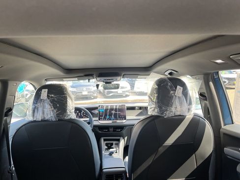 New 2026 Volkswagen Tiguan SE R-Line image 13