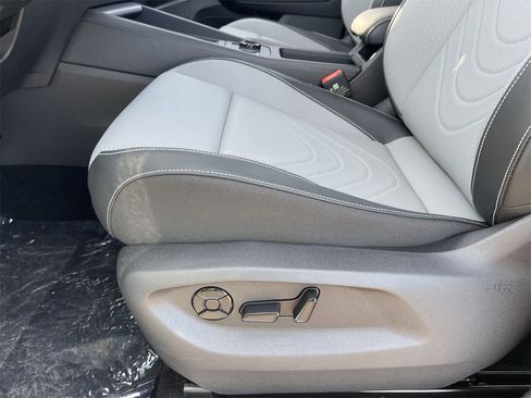 New 2026 Volkswagen Tiguan SE R-Line image 16