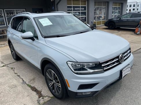 Used 2018 Volkswagen Tiguan SE AWD/4WD image 19