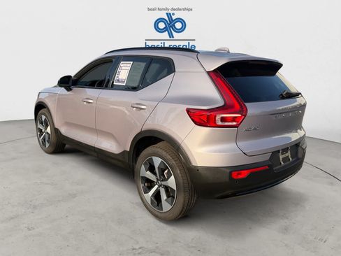 Used 2026 Volvo XC40 B5 Plus AWD/4WD image 4