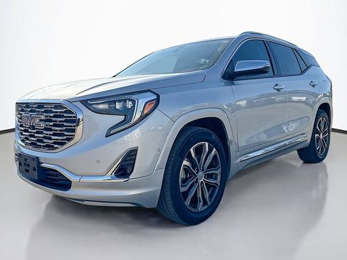 Used 2020 GMC Terrain Denali w/ Denali Premium Package image 10