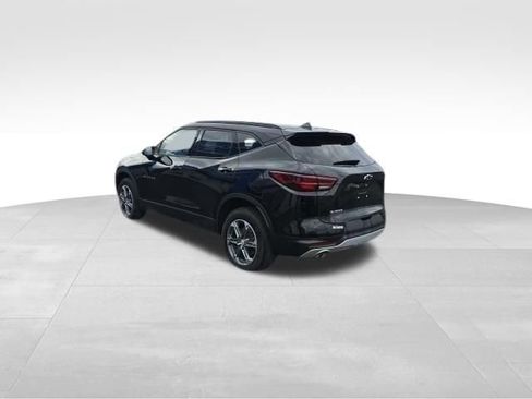 Certified 2024 Chevrolet Blazer LT w/ Convenience Package FWD image 3