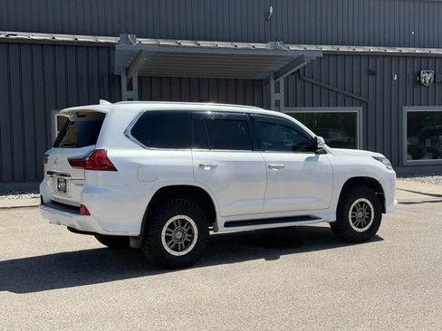 Used 2017 Lexus LX 570 4WD w/ Luxury Package image 8