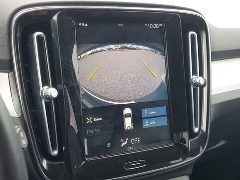 Used 2021 Volvo XC40 T4 Momentum w/ Protection Package Premier image 27