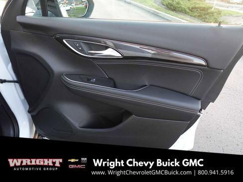 Used 2022 Buick Envision Essence w/ Sport Touring Package image 29