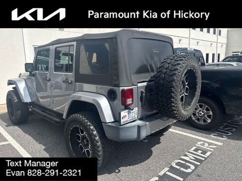 Used 2017 Jeep Wrangler Unlimited Sahara w/ Connectivity Group AWD/4WD image 4