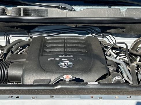 Used 2018 Toyota Tundra Limited w/ Limited Premium Package image 12