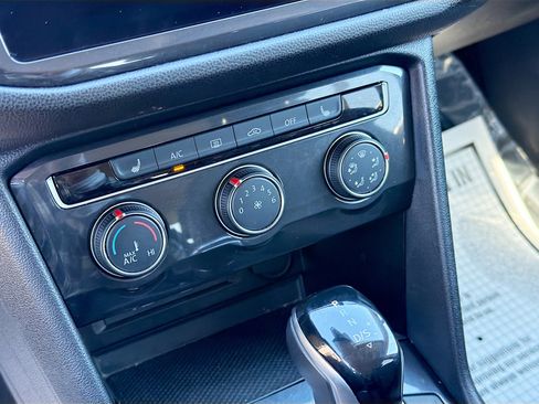 Used 2024 Volkswagen Tiguan Wolfsburg Edition image 33