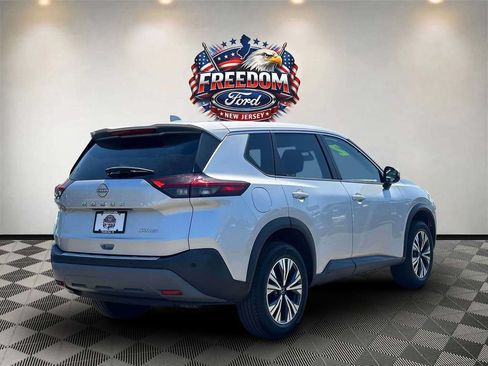 Used 2022 Nissan Rogue SV AWD/4WD image 5
