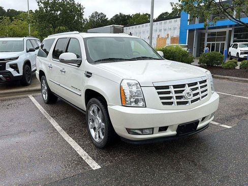 Used 2010 Cadillac Escalade ESV Premium RWD image 7