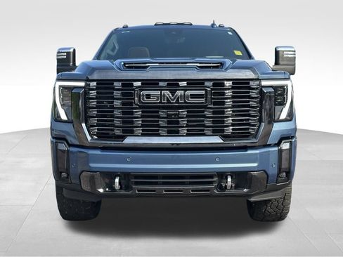 Used 2024 GMC Sierra 2500 Denali Ultimate AWD/4WD image 8