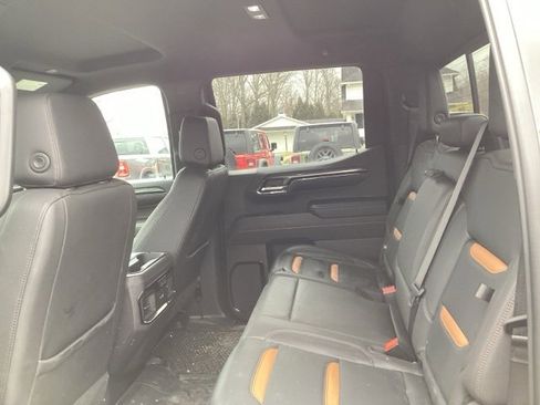 Used 2024 GMC Sierra 1500 AT4 w/ Technology Package image 16